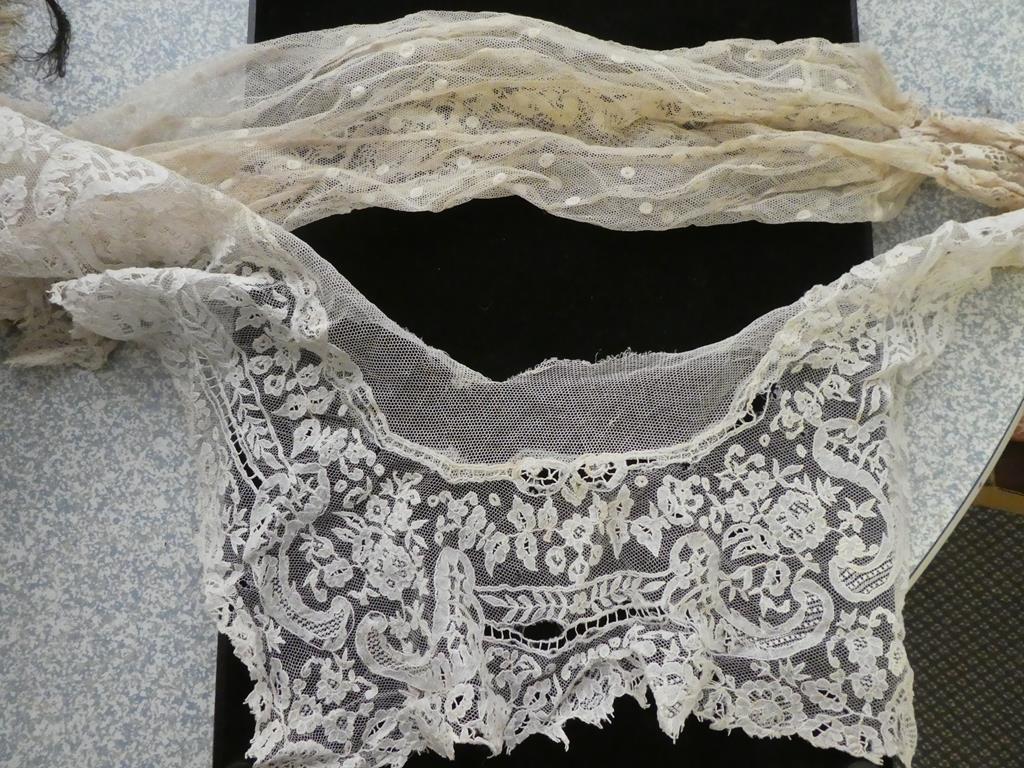 Assorted textile accessories including lace trims, sleeve ends, embroidered panels, Chinese silk - Image 9 of 10