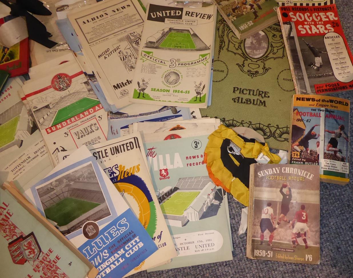 Football Related: An Interesting Collection Of Programmes And Booklets including FA Amateur Cup: - Image 10 of 33