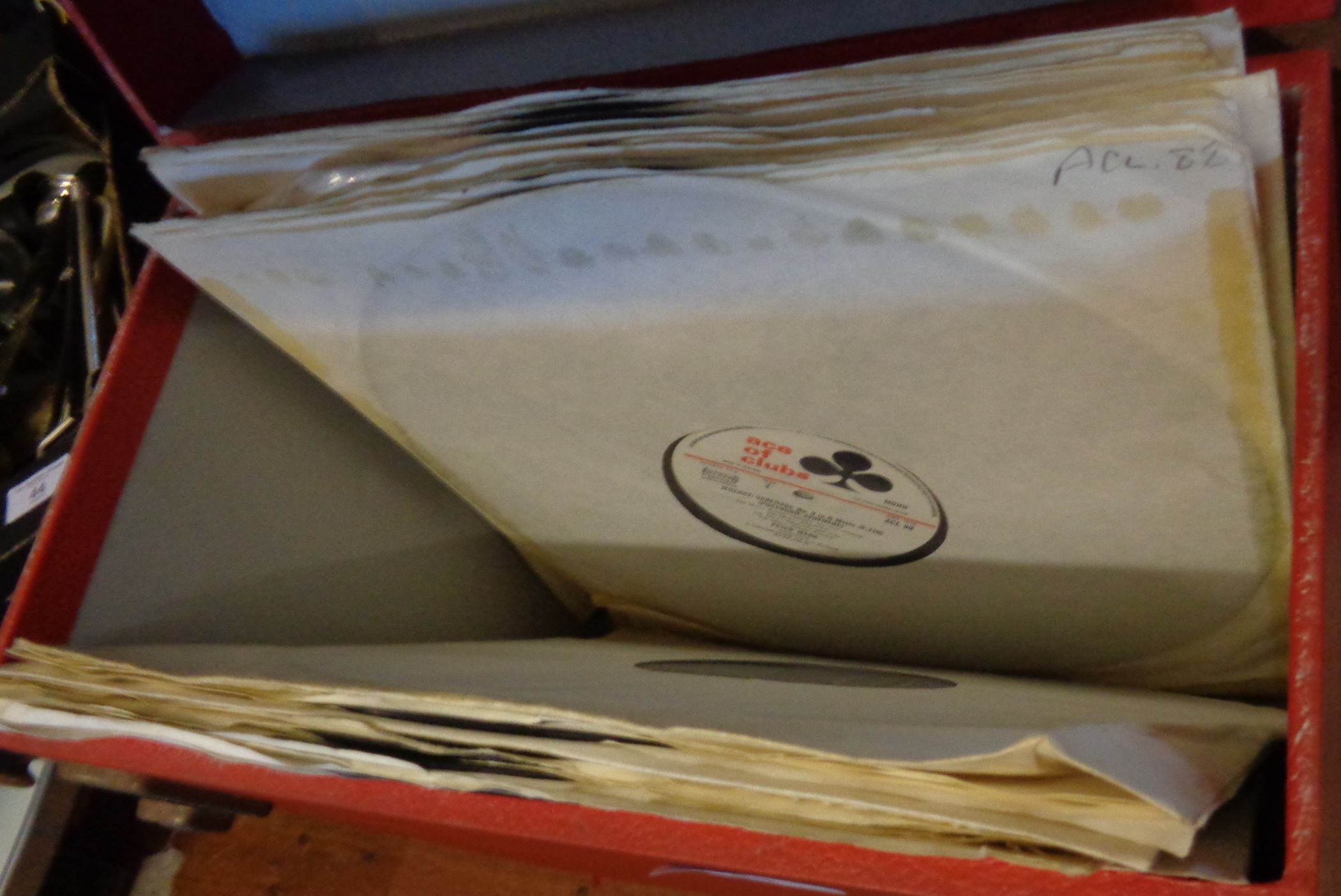 Case of classical vinyl LPs and singles - Image 6 of 6