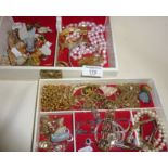 Jewellery box containing assorted vintage jewellery, and some Wade Whimsies