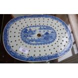 18th c. Chinese blue and white drainer