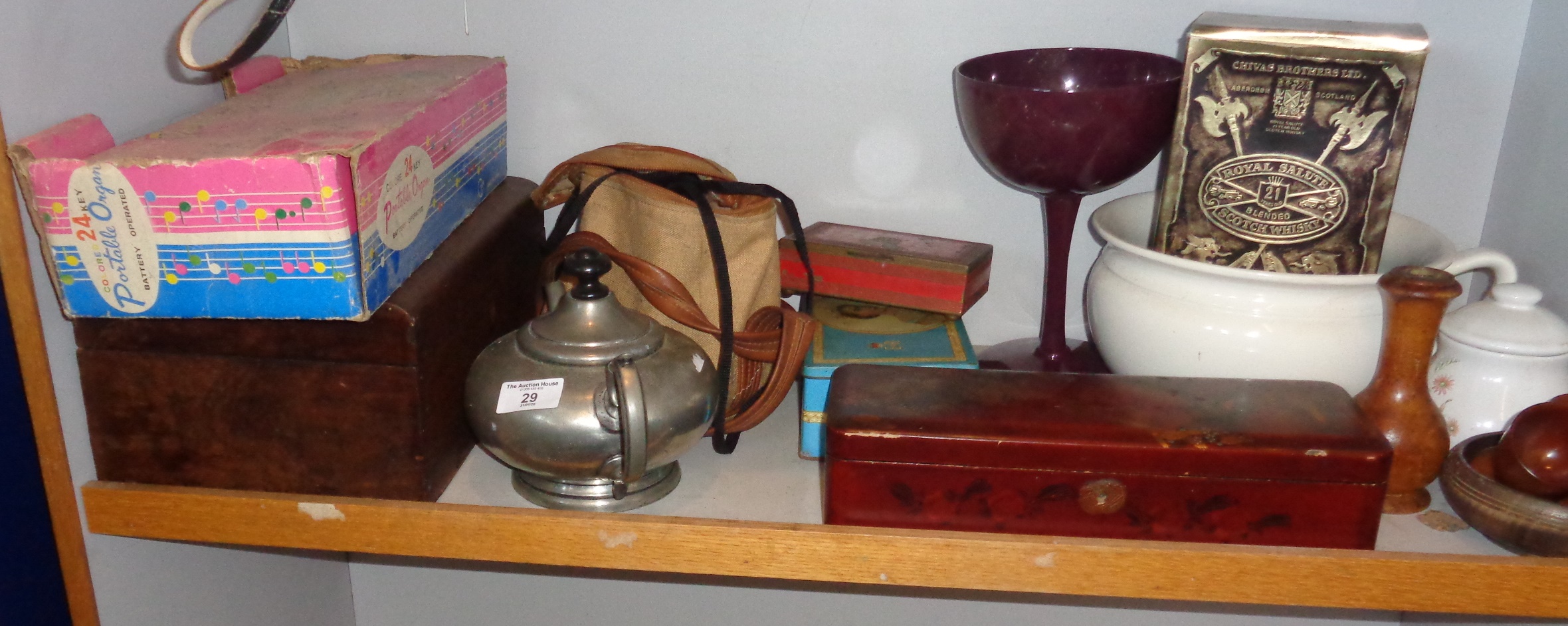 Shelf of assorted items - Image 2 of 2