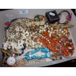 Tray of assorted costume jewellery