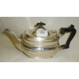 Silver teapot hallmarked for Sheffield 1925, William Hutton & Sons, approx. 24oz