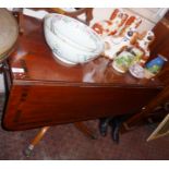 Early 19th c crossbanded Pembroke table with two frieze drawers, on turned centre column above