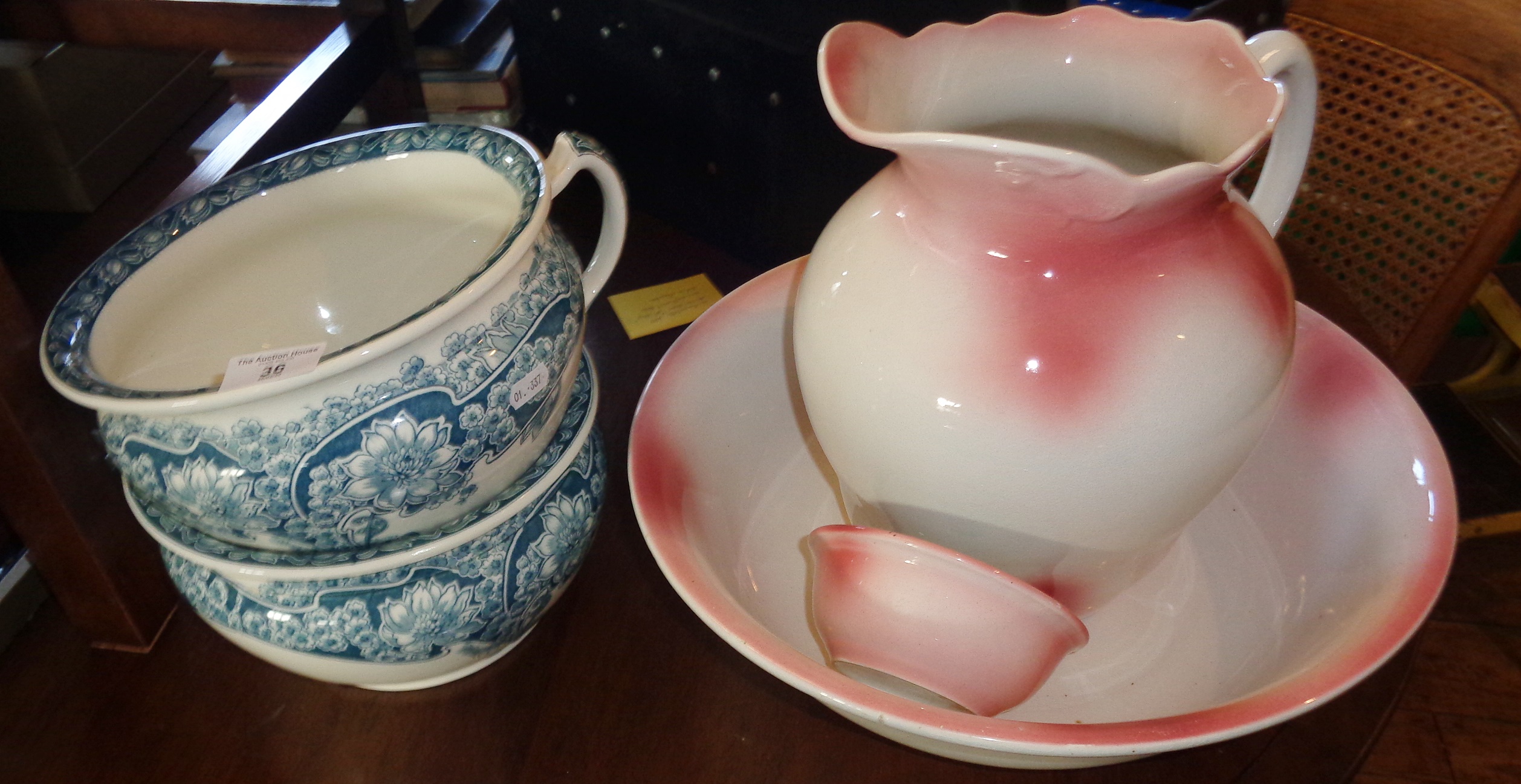 Pair of Victorian Peerless china chamber pots and a wash jug and basin