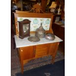 Edwardian beech marble-topped washstand with Art Nouveau tube-lined tiles to back