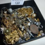 Assorted vintage gold tone and silver jewellery