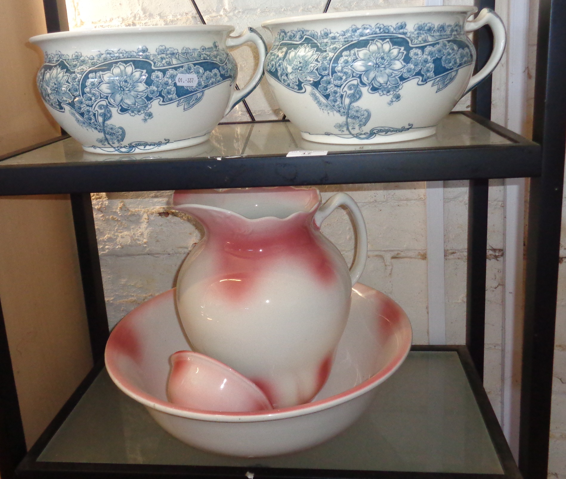 Pair of Victorian Peerless china chamber pots and a wash jug and basin