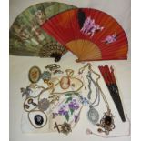 Assorted vintage jewellery and fans, inc. a 9ct gold earring