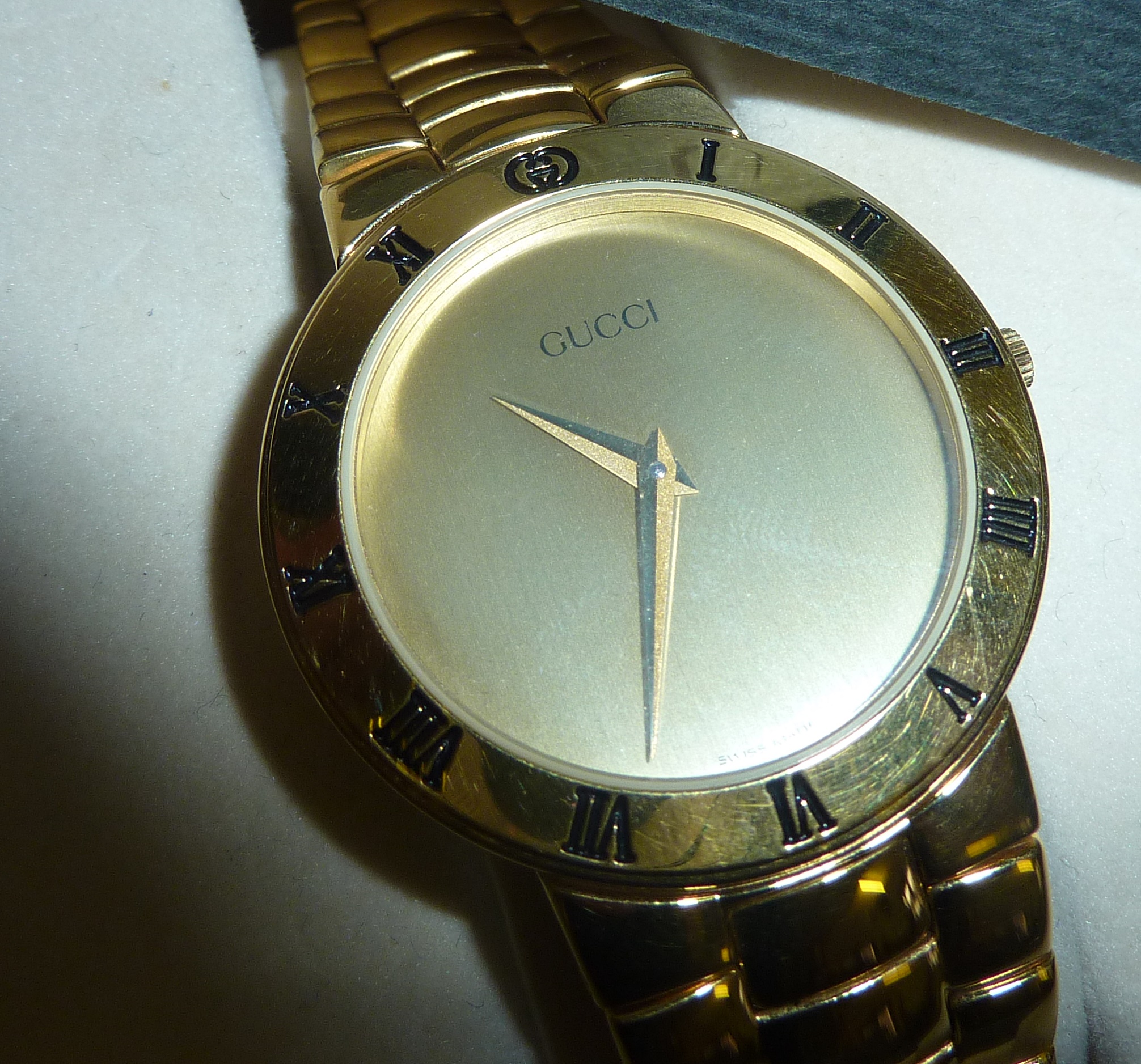 Vintage Gucci 18k gold-plated Champagne ladies wrist watch, very good condition, in box - Image 2 of 2