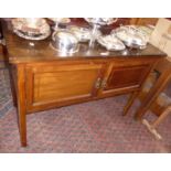 Edwardian mahogany two-door washstand with fitted interior