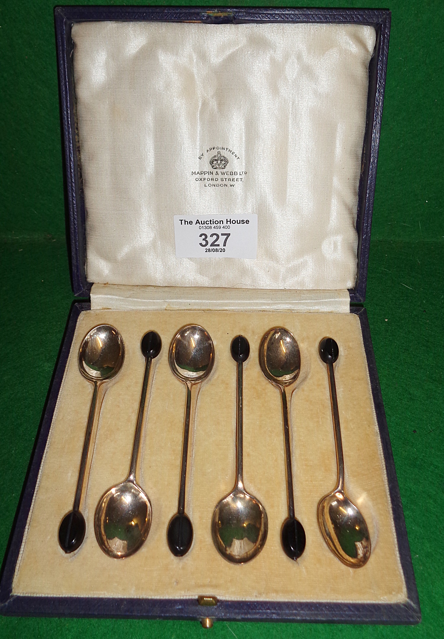 Cased set of silver coffee 'bean' spoons, Sheffield 1924