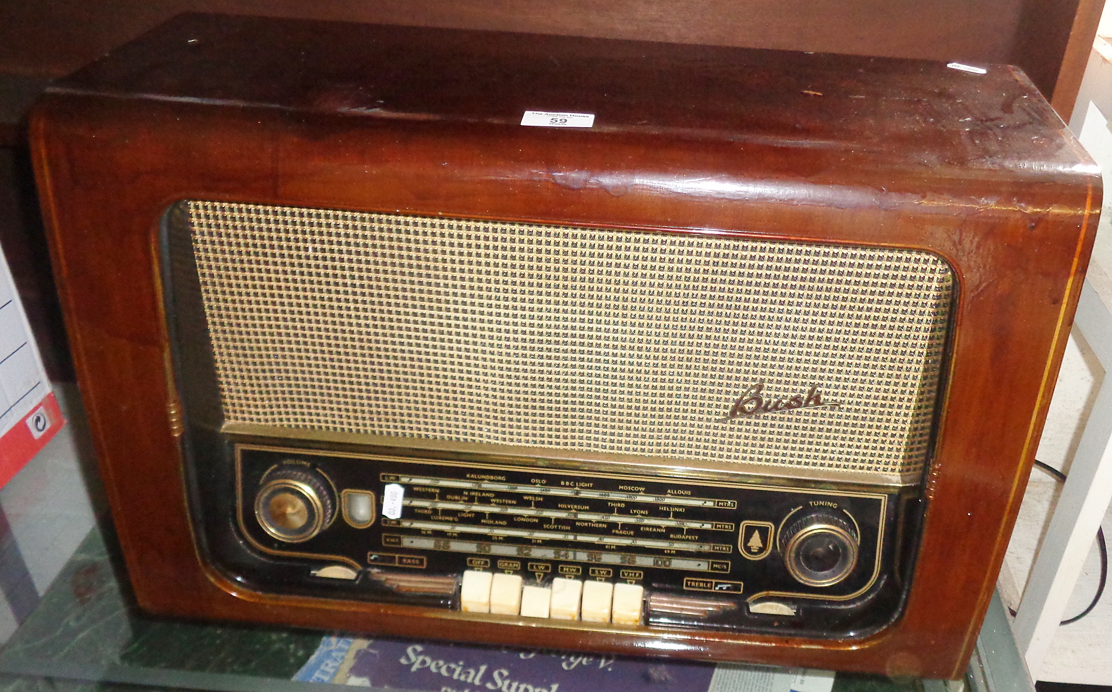 Large wood cased Bush valve radio, type VHF64