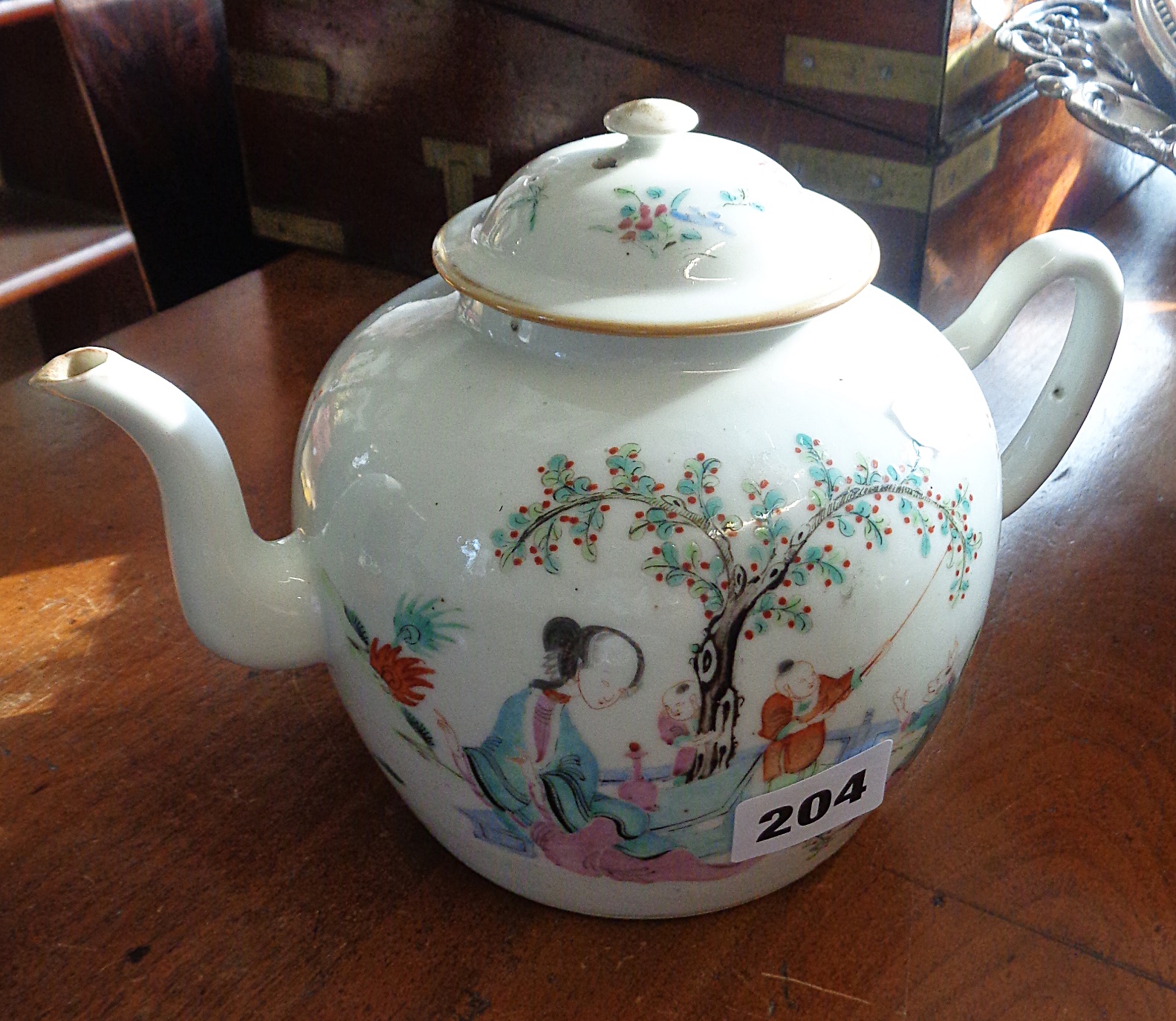 Chinese Famille Rose tea pot, character mark