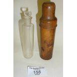Antique Chemist's or Apothecary bottle in treen case (small crack to lid)