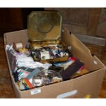 Box of vintage and older sewing items, cotton reels, buttons, accessories, etc.