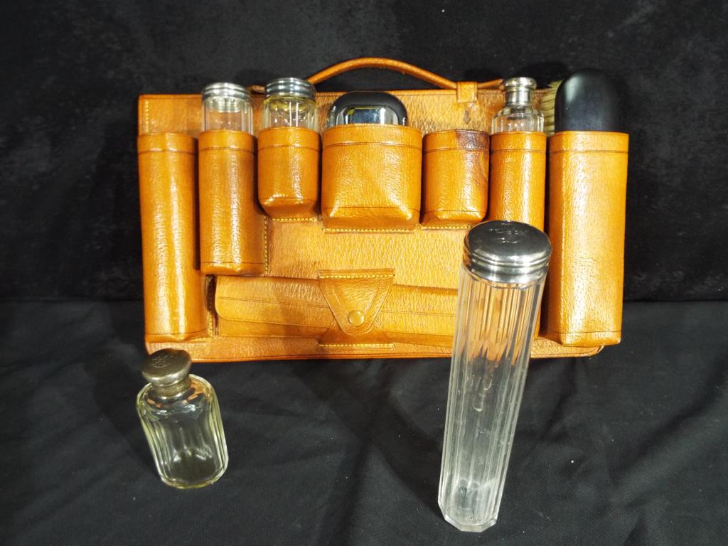An early 20th century crocodile travelling dressing case by the North West Tanner and Co Limited - Image 2 of 8