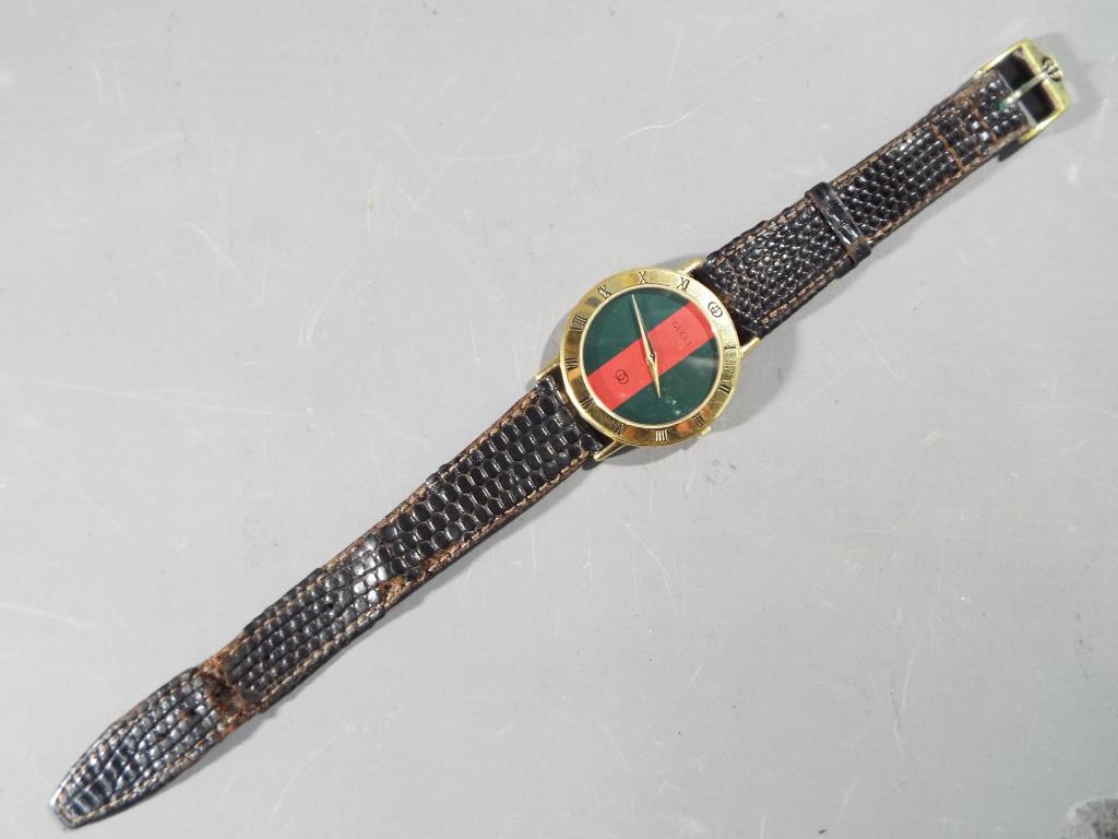 A Gucci wristwatch in presentation case. - Image 2 of 4