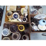 A mixed lot comprising ceramics to include Spode, Aynsley and similar, glassware,