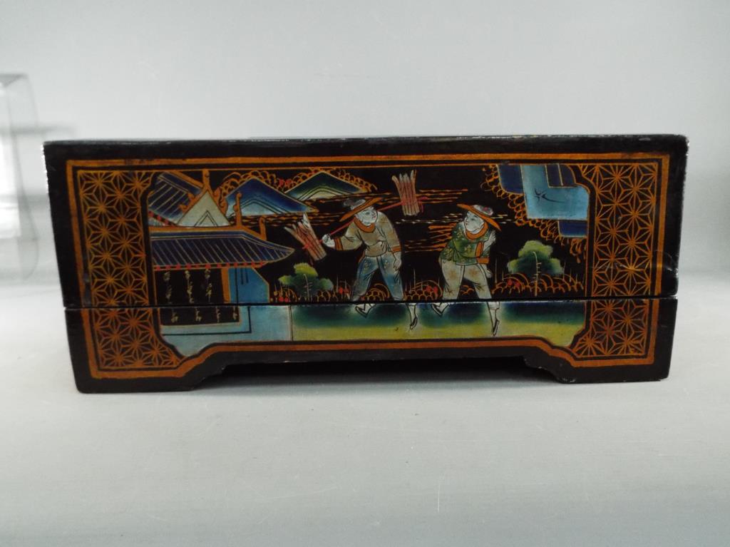 A mid 20th century - A large lacquered box and detachable cover having hand painted figure scene - Image 4 of 13