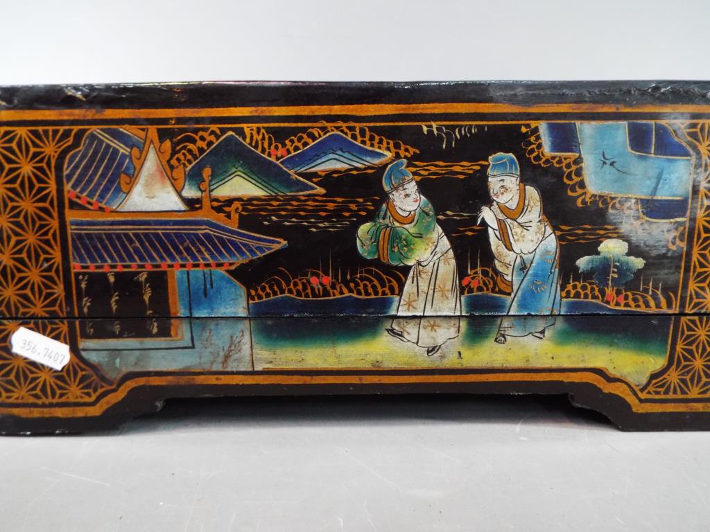 A mid 20th century - A large lacquered box and detachable cover having hand painted figure scene - Image 11 of 13