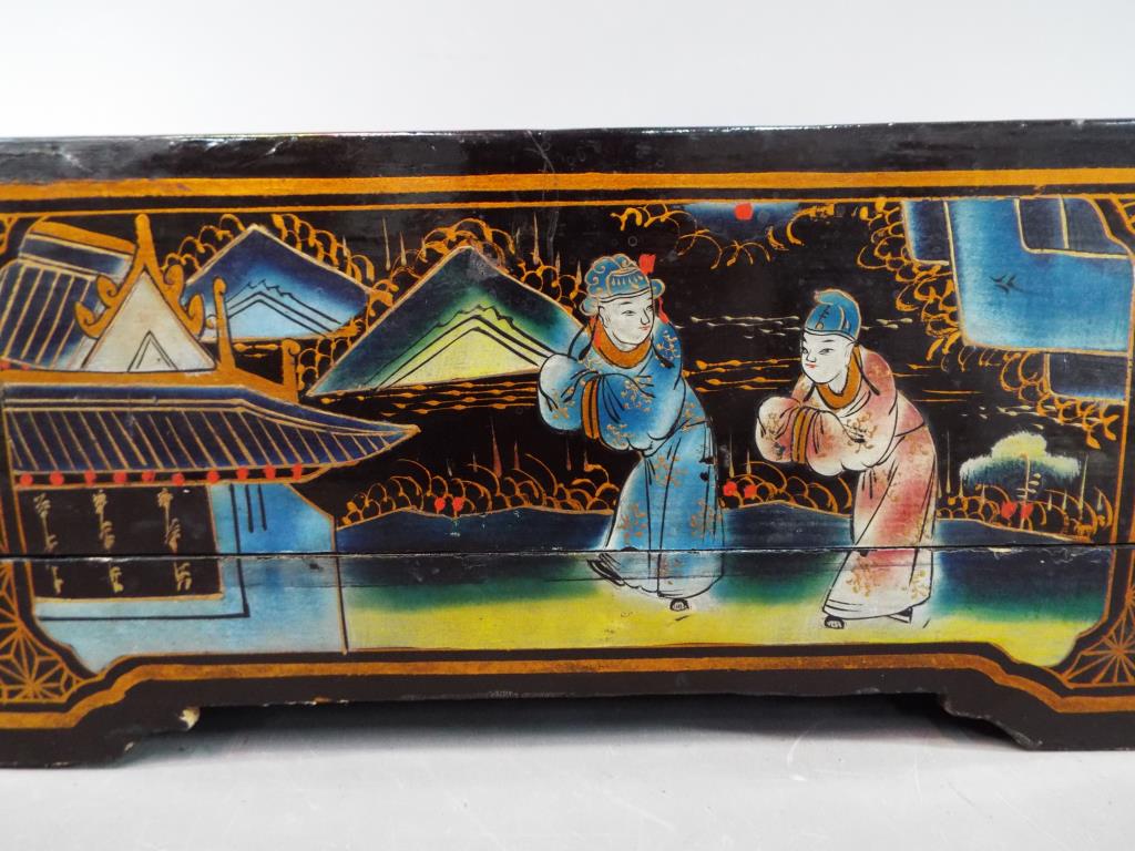 A mid 20th century - A large lacquered box and detachable cover having hand painted figure scene - Image 13 of 13