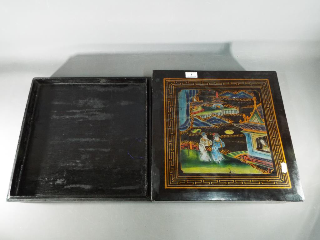 A mid 20th century - A large lacquered box and detachable cover having hand painted figure scene - Image 6 of 13