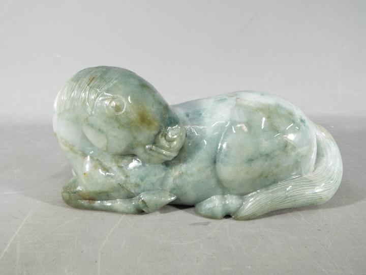 A Chinese green jade carving of a recumb - Image 2 of 5