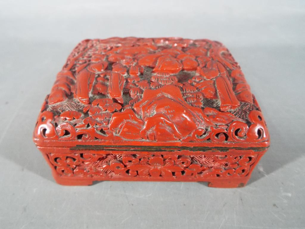 A Chinese cinnabar lacquer trinket box, - Image 6 of 6