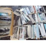 Deltiology - a predominantly early period collection comprising in excess of 500 foreign postcards