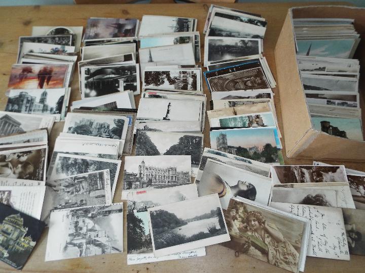 Deltiology - a collection in excess of 400 predominantly early period postcards, UK topographical,