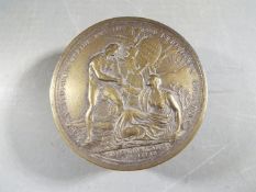 A brass snuff box, approx 2.