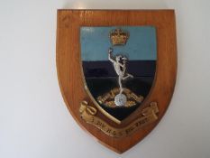1 Div H.Q. & Sig Regt - a vintage regimental wall plaque mounted on wooden shield, 17.