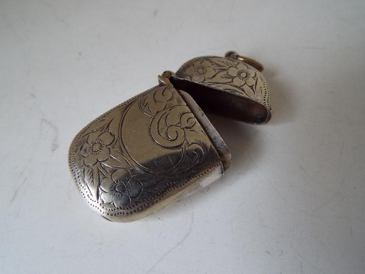 A silver plated vesta case, approx 4.5 c
