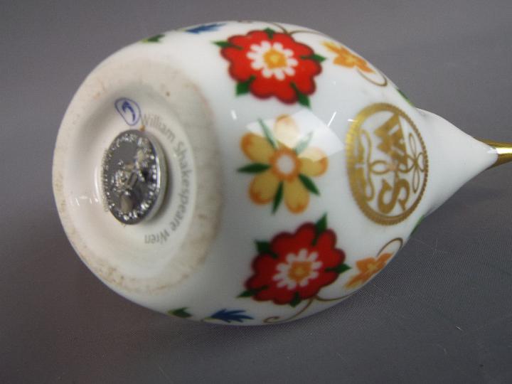 Royal Crown Derby - a Royal Crown Derby paperweight in the form of a wren with silver stopper - Image 2 of 2