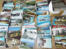 Deltiology - a collection in excess of 500 predominantly modern larger format postcards