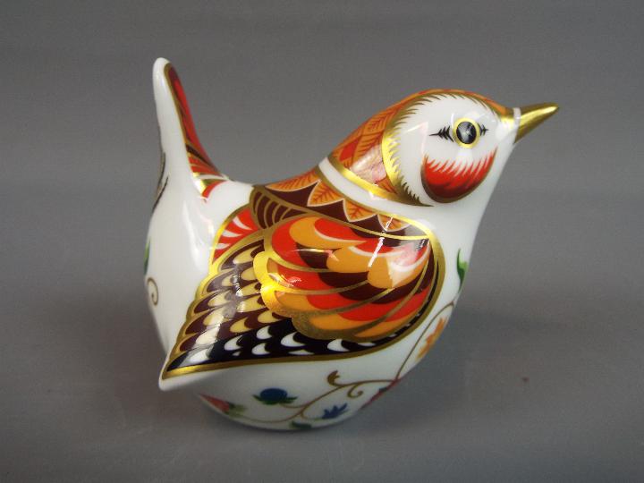 Royal Crown Derby - a Royal Crown Derby paperweight in the form of a wren with silver stopper