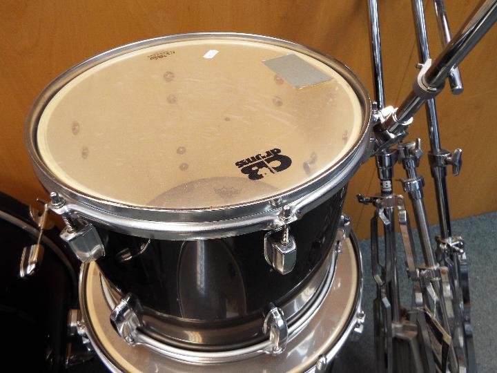 A CB Drums drum kit (snare drum and cymbals missing). - Image 3 of 6