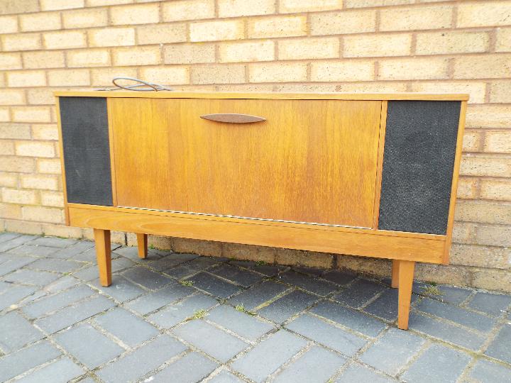 A vintage sideboard stereo system comprising stereo, turntable and tape deck, - Image 4 of 5