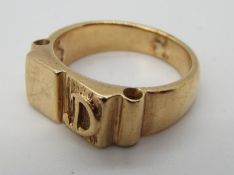 A gentleman's 9ct yellow gold 'Initial' ring 'D', size Q, approximately 6.5 grams all in.