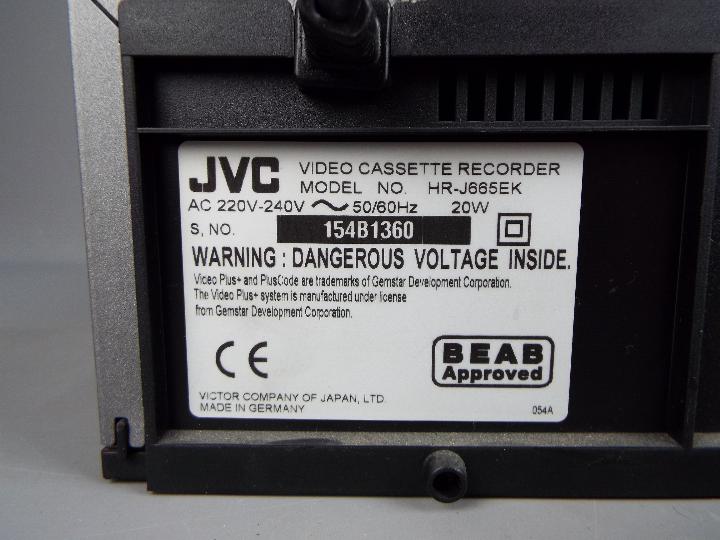 A JVC Hi Fi VHS Video Cassette Player / Recorder, model HR-J665 B.E.S.T Picture System. - Image 6 of 6
