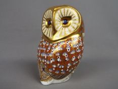 Royal Crown Derby - A Royal Crown Derby paperweight in the form of a barn owl,