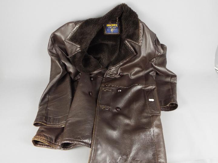 Various coats, vintage leather jackets a - Image 2 of 3