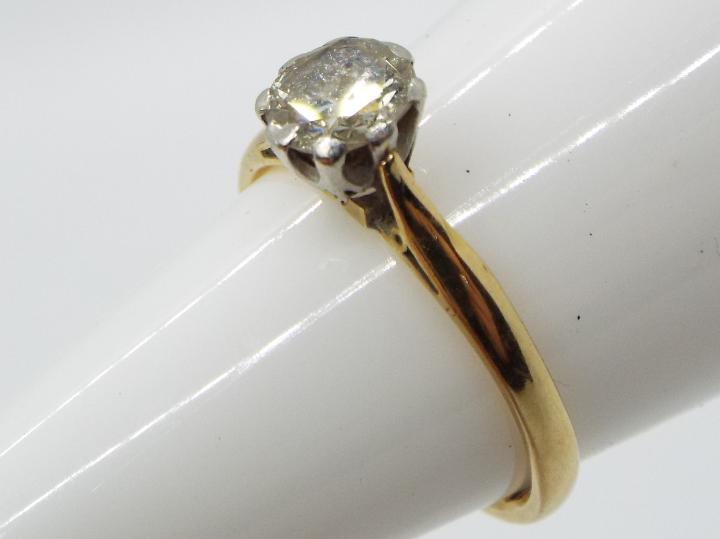 An 18ct gold and platinum diamond solitaire ring, approx 0. - Image 3 of 3