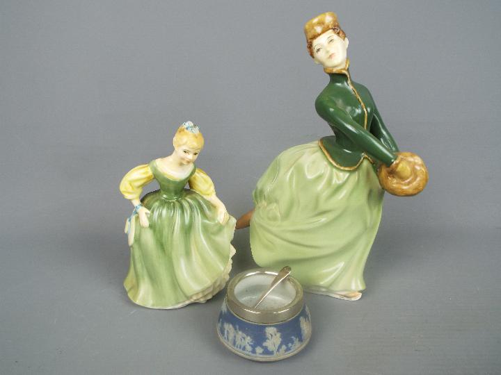 A mixed lot of ceramics to include Carlton Ware, Royal Doulton lady figurines, - Image 3 of 5