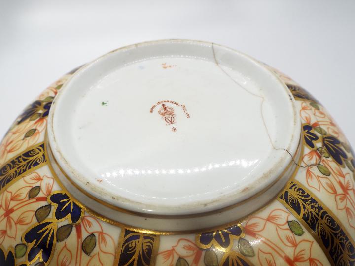 Royal Crown Derby - A Royal Crown Derby bowl in the 'Old Imari' pattern, stamped to the base, - Image 3 of 5