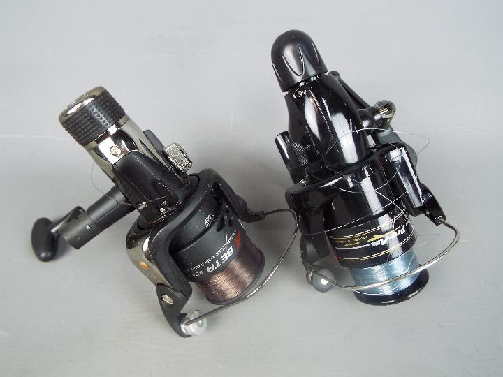 A collection of fishing reels, Shakespeare and similar. - Image 4 of 5