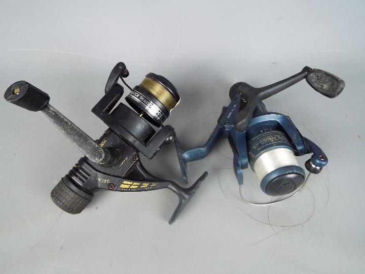 A collection of fishing reels, Shakespeare and similar. - Image 3 of 5