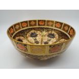 Royal Crown Derby - A Royal Crown Derby bowl in the 'Old Imari' pattern, stamped to the base,
